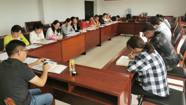 近日，隧道公司召開了以“夯實(shí)財(cái)務(wù)基礎(chǔ)，嚴(yán)守紀(jì)律關(guān)口”為主題的專題學(xué)習(xí)會，會議主要內(nèi)容是學(xué)習(xí)集團(tuán)公司印發(fā)的《安全生產(chǎn)費(fèi)用財(cái)務(wù)管理辦法》與《建造合同會計(jì)核算辦法（2020年修訂